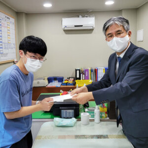 장학금전달_장기천_수정 (1) 제 8회 장기중앙교회 장학금 수여